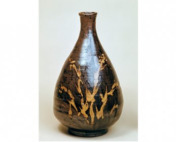 C.33-1943-_bottle_hamada_crop-ok.jpg