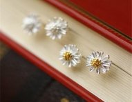 cod.249-earring.jpg