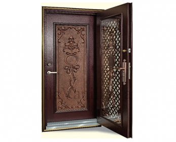 cod.747-door-ok.jpg