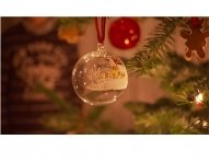 651114428-leisure-time-home-candle-light-christmas-tree-decorations-decorating-ok.jpg