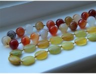 yellow-and-orange-beads-1024x770-ok.jpg