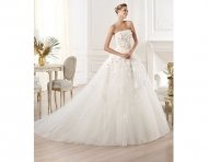 au-gorgeous-a-line-strapless-appliques-hand-made-flowers-sweep-brush-train-tulle-wedding-dresses-1192-ok.jpg